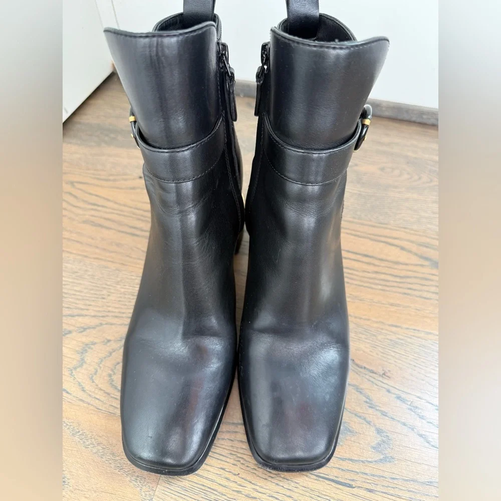 Tory Burch Black Leather Ankle Boots with Logo Buckle and gold accent EUC size 9